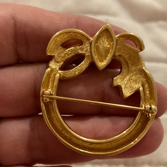 Monet heavy gold tone rhinestone pin. Excellent. All original stones. - Picture 4 of 6